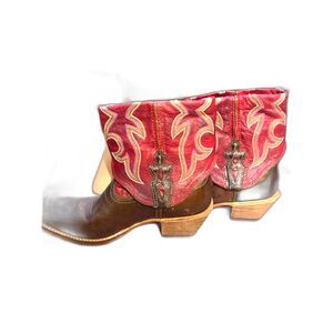 Twisted X fold over boots. (size 7.5)